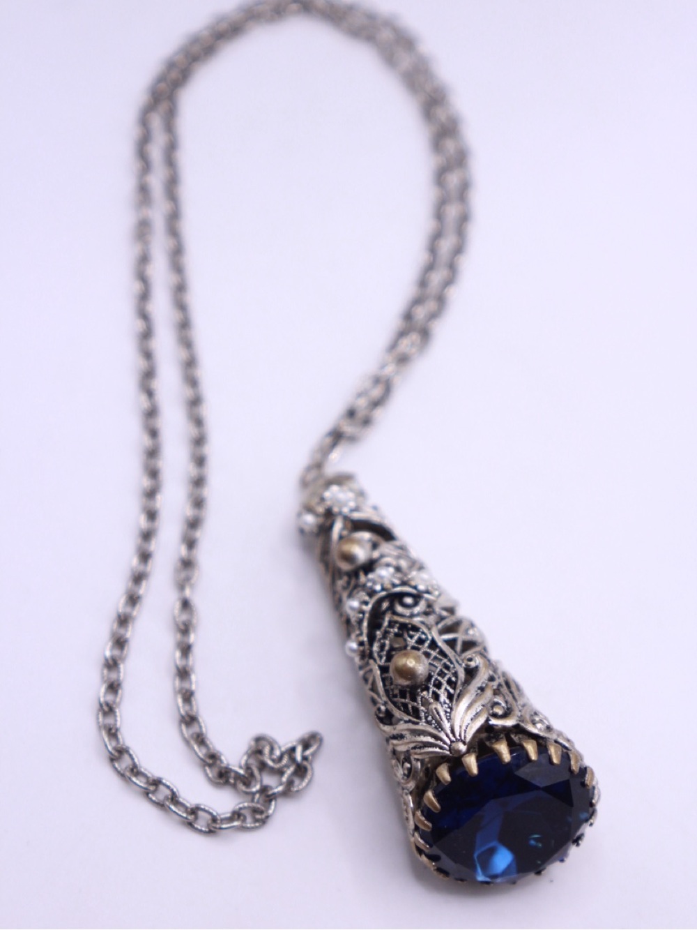 vintage blue crystal necklace on silver tone chain cornucopia horn of plenty